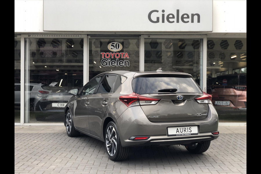 Toyota Auris 1.8 Hybrid Lease | Panoramdak, Navigatie, Licht + Regensensor, 17inch, Privacy glass, Bluetooth, Parkeercamera