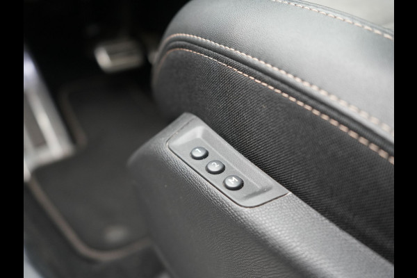 Peugeot 3008 225 GT Plug In Hybrid 225pk PHEV | Panodak | Adaptive Cruise | 360 Camera | Alcantara Sportstoelen Massage & Ventilatie | Navigatie | Apple Carplay | Blis | Keyless | Virtual | DAB | Park Assist | Sfeerverlichting |