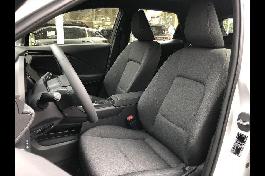 Lexus LBX 1.5 Comfort & Safety Pack | Dodehoekherkenning, Parkeersensoren, Keyless, Stoelverwarming