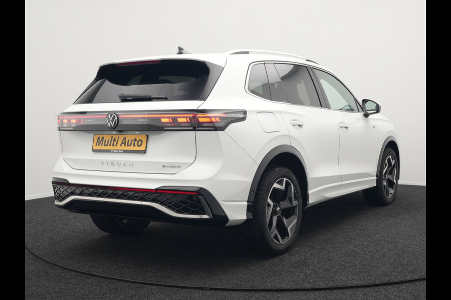 Volkswagen Tiguan eHybrid R-Line Edition Plug In Hybrid 204pk Dealer O.H PHEV | Adaptive Cruise | 360 Camera | IQ Light | Alcantara Sportstoelen Massage | Apple Carplay | Travel Assist | Keyless | Sfeerverlichting | Navigatie | Virtual | DAB |