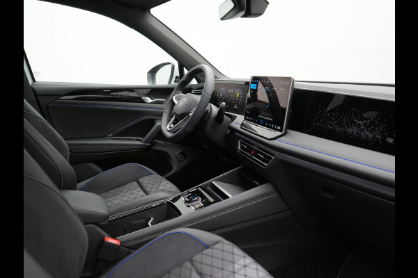 Volkswagen Tiguan eHybrid R-Line Edition Plug In Hybrid 204pk Dealer O.H PHEV | Adaptive Cruise | 360 Camera | IQ Light | Alcantara Sportstoelen Massage | Apple Carplay | Travel Assist | Keyless | Sfeerverlichting | Navigatie | Virtual | DAB |