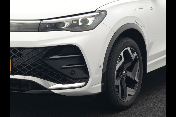 Volkswagen Tiguan eHybrid R-Line Edition Plug In Hybrid 204pk Dealer O.H PHEV | Adaptive Cruise | 360 Camera | IQ Light | Alcantara Sportstoelen Massage | Apple Carplay | Travel Assist | Keyless | Sfeerverlichting | Navigatie | Virtual | DAB |