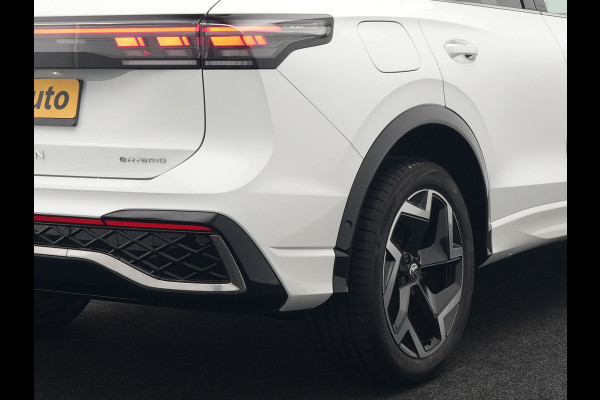 Volkswagen Tiguan eHybrid R-Line Edition Plug In Hybrid 204pk Dealer O.H PHEV | Adaptive Cruise | 360 Camera | IQ Light | Alcantara Sportstoelen Massage | Apple Carplay | Travel Assist | Keyless | Sfeerverlichting | Navigatie | Virtual | DAB |