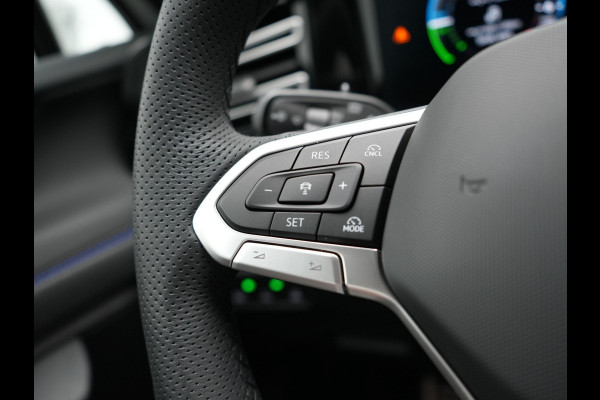 Volkswagen Tiguan eHybrid R-Line Edition Plug In Hybrid 204pk Dealer O.H PHEV | Adaptive Cruise | 360 Camera | IQ Light | Alcantara Sportstoelen Massage | Apple Carplay | Travel Assist | Keyless | Sfeerverlichting | Navigatie | Virtual | DAB |