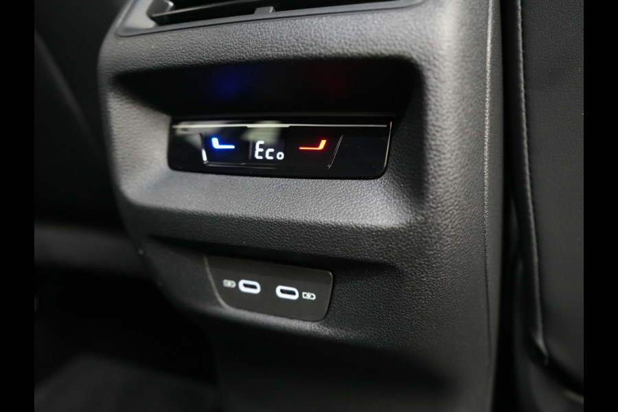 Volkswagen Tiguan eHybrid R-Line Edition Plug In Hybrid 204pk Dealer O.H PHEV | Adaptive Cruise | 360 Camera | IQ Light | Alcantara Sportstoelen Massage | Apple Carplay | Travel Assist | Keyless | Sfeerverlichting | Navigatie | Virtual | DAB |