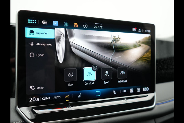Volkswagen Tiguan eHybrid R-Line Edition Plug In Hybrid 204pk Dealer O.H PHEV | Adaptive Cruise | 360 Camera | IQ Light | Alcantara Sportstoelen Massage | Apple Carplay | Travel Assist | Keyless | Sfeerverlichting | Navigatie | Virtual | DAB |