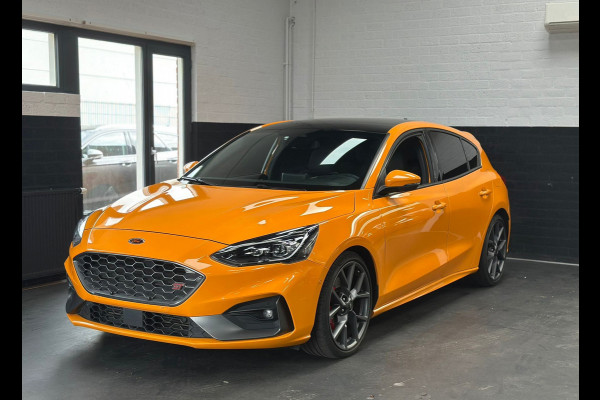 Ford Focus 2.3 EcoBoost ST-3 Performance | Orange Fury | Pano | B&o | Alcantara | Dealeronderhouden | Full option