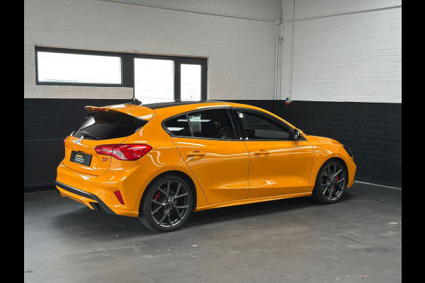 Ford Focus 2.3 EcoBoost ST-3 Performance | Orange Fury | Pano | B&o | Alcantara | Dealeronderhouden | Full option