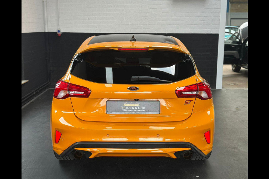 Ford Focus 2.3 EcoBoost ST-3 Performance | Orange Fury | Pano | B&o | Alcantara | Dealeronderhouden | Full option