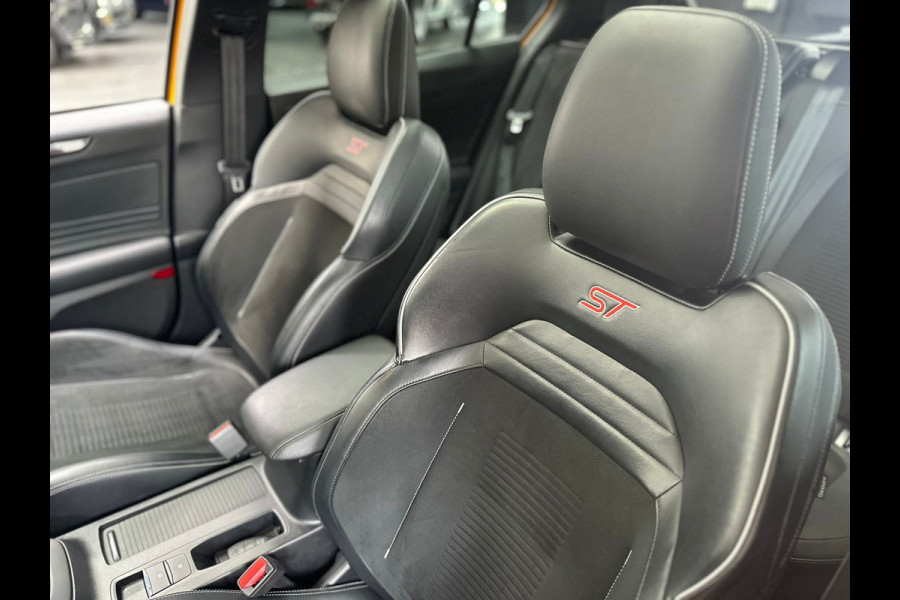 Ford Focus 2.3 EcoBoost ST-3 Performance | Orange Fury | Pano | B&o | Alcantara | Dealeronderhouden | Full option