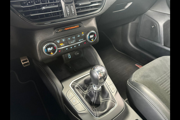 Ford Focus 2.3 EcoBoost ST-3 Performance | Orange Fury | Pano | B&o | Alcantara | Dealeronderhouden | Full option