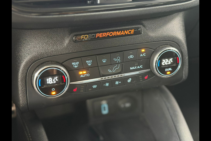 Ford Focus 2.3 EcoBoost ST-3 Performance | Orange Fury | Pano | B&o | Alcantara | Dealeronderhouden | Full option