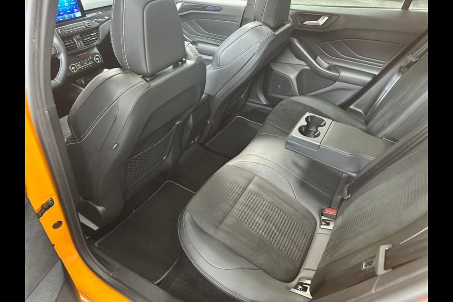 Ford Focus 2.3 EcoBoost ST-3 Performance | Orange Fury | Pano | B&o | Alcantara | Dealeronderhouden | Full option