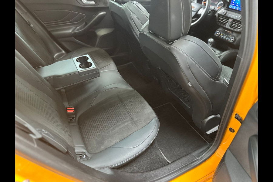 Ford Focus 2.3 EcoBoost ST-3 Performance | Orange Fury | Pano | B&o | Alcantara | Dealeronderhouden | Full option