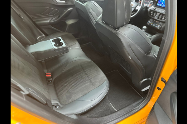Ford Focus 2.3 EcoBoost ST-3 Performance | Orange Fury | Pano | B&o | Alcantara | Dealeronderhouden | Full option