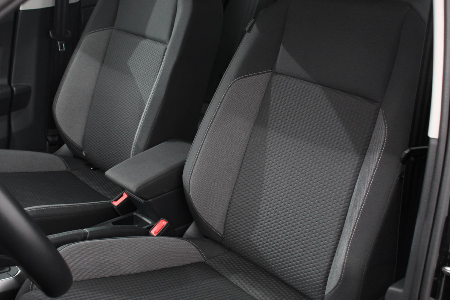 Volkswagen Taigo 1.0 TSI 110pk DSG Life | Navigatie | Apple Carplay/Android Auto Wireless | Adaptive Cruise Control | Parkeersensoren | Camera | Blind Spot Assist | Park Assist | Afneembare trekhaak | Stoelverwarming | Virtual Cockpit | Ledverlichting | Climatronic