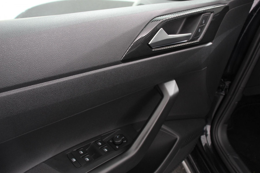 Volkswagen Taigo 1.0 TSI 110pk DSG Life | Navigatie | Apple Carplay/Android Auto Wireless | Adaptive Cruise Control | Parkeersensoren | Camera | Blind Spot Assist | Park Assist | Afneembare trekhaak | Stoelverwarming | Virtual Cockpit | Ledverlichting | Climatronic
