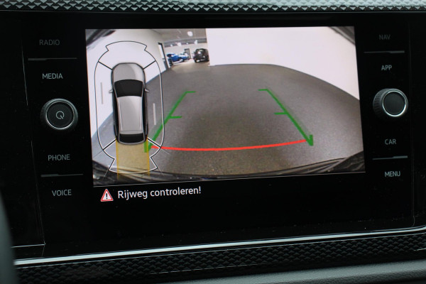 Volkswagen Taigo 1.0 TSI 110pk DSG Life | Navigatie | Apple Carplay/Android Auto Wireless | Adaptive Cruise Control | Parkeersensoren | Camera | Blind Spot Assist | Park Assist | Afneembare trekhaak | Stoelverwarming | Virtual Cockpit | Ledverlichting | Climatronic