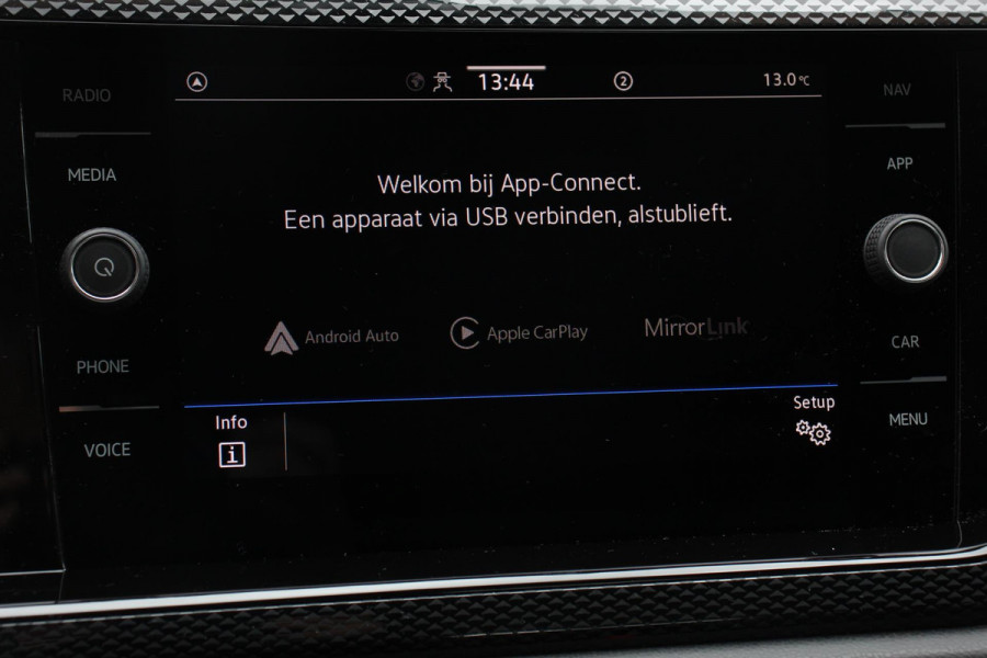 Volkswagen Taigo 1.0 TSI 110pk DSG Life | Navigatie | Apple Carplay/Android Auto Wireless | Adaptive Cruise Control | Parkeersensoren | Camera | Blind Spot Assist | Park Assist | Afneembare trekhaak | Stoelverwarming | Virtual Cockpit | Ledverlichting | Climatronic