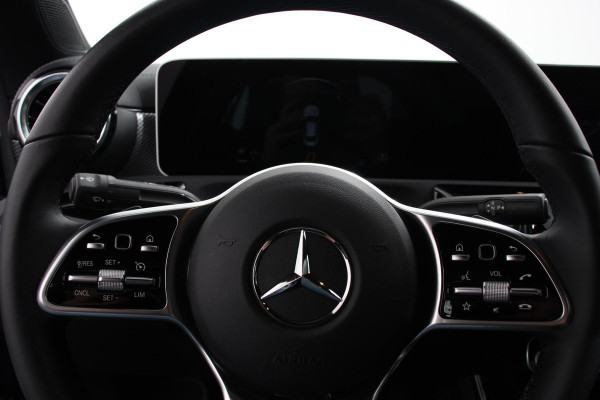 Mercedes-Benz CLA-Klasse 200 Progressive 7-DCT DEMO! Navigatie Climate Control Led Trekhaak Stoelverwarming Half Leder Camera
