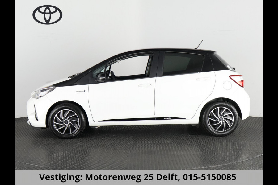 Toyota Yaris 1.5 HYBRID BI-TONE GARANTIE 4-2030! CAMER. DEALERAUTO ! PDC . GARANTIE TOT 04-2030