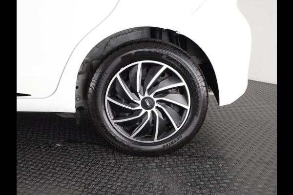Toyota Yaris 1.5 HYBRID BI-TONE GARANTIE 4-2030! CAMER. DEALERAUTO ! PDC . GARANTIE TOT 04-2030