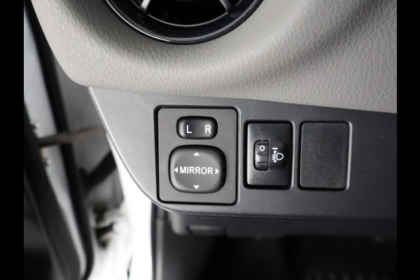 Toyota Yaris 1.5 HYBRID BI-TONE GARANTIE 4-2030! CAMER. DEALERAUTO ! PDC . GARANTIE TOT 04-2030