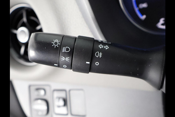Toyota Yaris 1.5 HYBRID BI-TONE GARANTIE 4-2030! CAMER. DEALERAUTO ! PDC . GARANTIE TOT 04-2030
