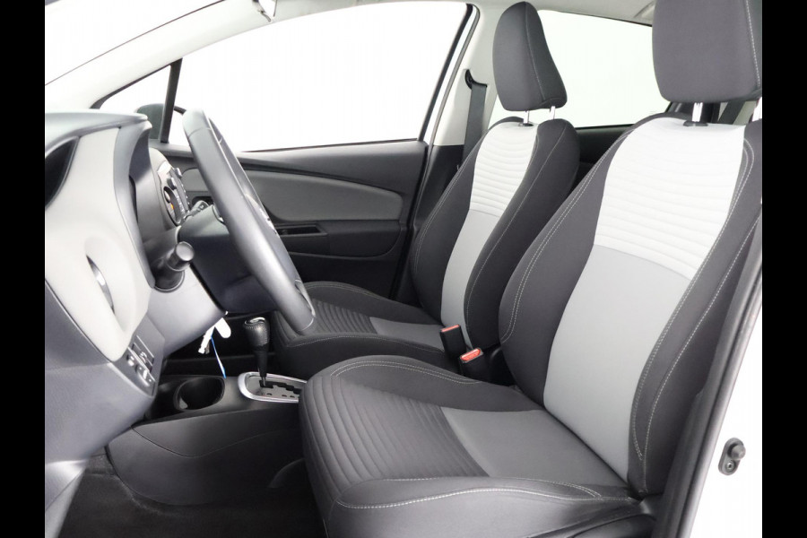 Toyota Yaris 1.5 HYBRID BI-TONE GARANTIE 4-2030! CAMER. DEALERAUTO ! PDC . GARANTIE TOT 04-2030