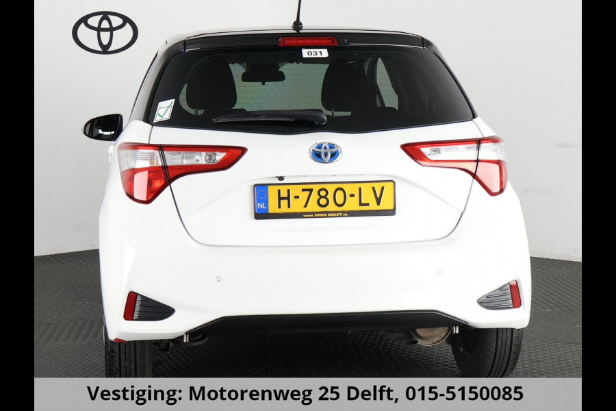 Toyota Yaris 1.5 HYBRID BI-TONE GARANTIE 4-2030! CAMER. DEALERAUTO ! PDC . GARANTIE TOT 04-2030