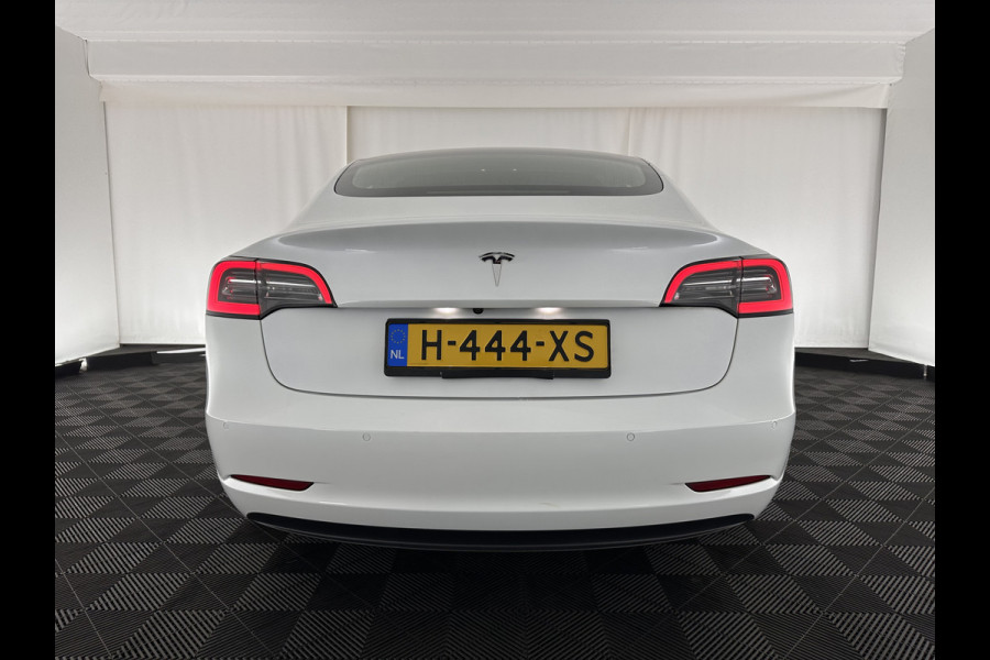 Tesla Model 3 Standard RWD Plus 60 kWh [ 3-Fase ] (INCL-BTW) Aut. *PANO | AUTO-PILOT | LUXURY-LEATHER | KEYLESS | FULL-LED | MEMORY-PACK | SURROUND-VIEW | DAB | CARPLAY | DIGI-COCKPIT | LANE-ASSIST | COMFORT-SEATS | 18"ALU*