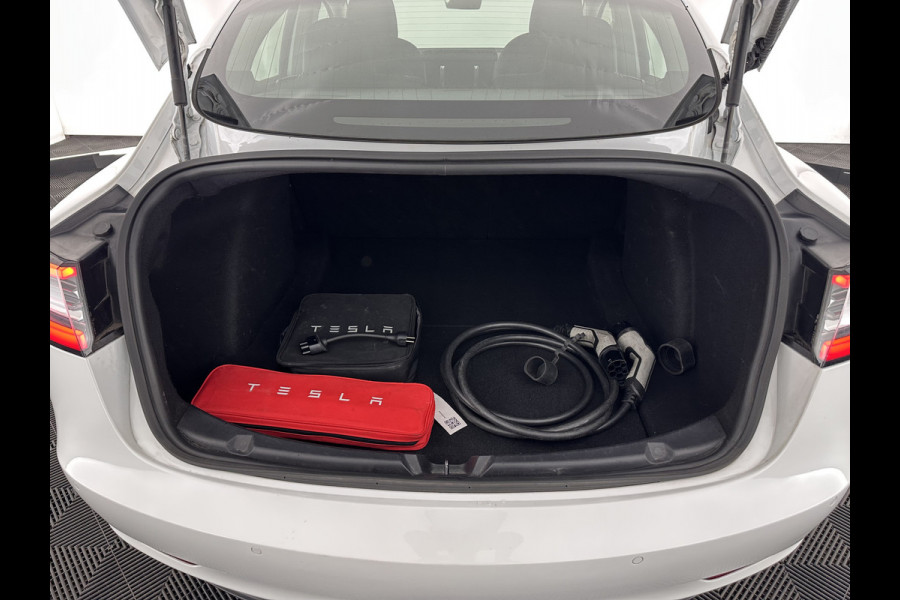 Tesla Model 3 Standard RWD Plus 60 kWh [ 3-Fase ] (INCL-BTW) Aut. *PANO | AUTO-PILOT | LUXURY-LEATHER | KEYLESS | FULL-LED | MEMORY-PACK | SURROUND-VIEW | DAB | CARPLAY | DIGI-COCKPIT | LANE-ASSIST | COMFORT-SEATS | 18"ALU*