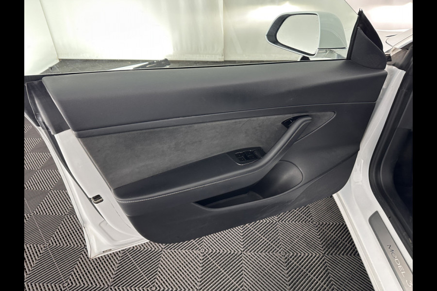Tesla Model 3 Standard RWD Plus 60 kWh [ 3-Fase ] (INCL-BTW) Aut. *PANO | AUTO-PILOT | LUXURY-LEATHER | KEYLESS | FULL-LED | MEMORY-PACK | SURROUND-VIEW | DAB | CARPLAY | DIGI-COCKPIT | LANE-ASSIST | COMFORT-SEATS | 18"ALU*