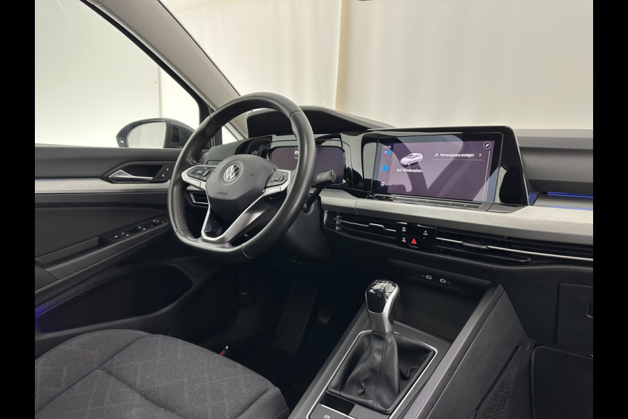 Volkswagen GOLF Variant 2.0 TDI Life Business (INCL-BTW)  *FULL-LED | DIGI-COCKPIT | NAVI-FULLMAP | HEATED-COMFORTSEATS | KEYLESS | DAB+ | CARPLAY | ECC | AMBIENT-LIGHT | PDC | 16''ALU*