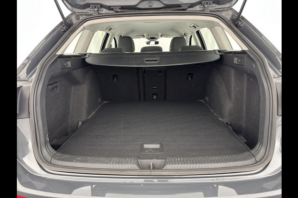 Volkswagen GOLF Variant 2.0 TDI Life Business (INCL-BTW)  *FULL-LED | DIGI-COCKPIT | NAVI-FULLMAP | HEATED-COMFORTSEATS | KEYLESS | DAB+ | CARPLAY | ECC | AMBIENT-LIGHT | PDC | 16''ALU*