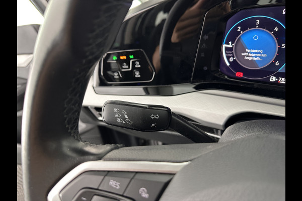 Volkswagen GOLF Variant 2.0 TDI Life Business (INCL-BTW)  *FULL-LED | DIGI-COCKPIT | NAVI-FULLMAP | HEATED-COMFORTSEATS | KEYLESS | DAB+ | CARPLAY | ECC | AMBIENT-LIGHT | PDC | 16''ALU*