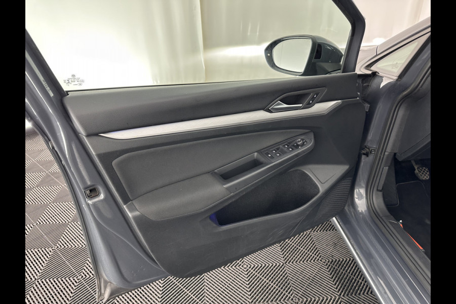 Volkswagen GOLF Variant 2.0 TDI Life Business (INCL-BTW)  *FULL-LED | DIGI-COCKPIT | NAVI-FULLMAP | HEATED-COMFORTSEATS | KEYLESS | DAB+ | CARPLAY | ECC | AMBIENT-LIGHT | PDC | 16''ALU*