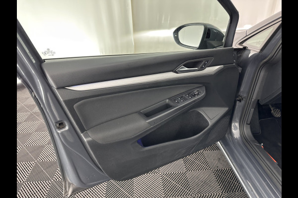 Volkswagen GOLF Variant 2.0 TDI Life Business (INCL-BTW)  *FULL-LED | DIGI-COCKPIT | NAVI-FULLMAP | HEATED-COMFORTSEATS | KEYLESS | DAB+ | CARPLAY | ECC | AMBIENT-LIGHT | PDC | 16''ALU*