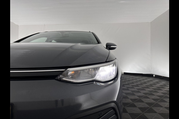 Volkswagen GOLF Variant 2.0 TDI Life Business (INCL-BTW)  *FULL-LED | DIGI-COCKPIT | NAVI-FULLMAP | HEATED-COMFORTSEATS | KEYLESS | DAB+ | CARPLAY | ECC | AMBIENT-LIGHT | PDC | 16''ALU*