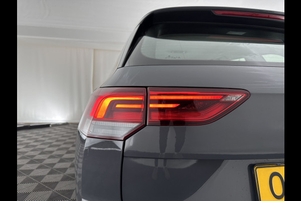 Volkswagen GOLF Variant 2.0 TDI Life Business (INCL-BTW)  *FULL-LED | DIGI-COCKPIT | NAVI-FULLMAP | HEATED-COMFORTSEATS | KEYLESS | DAB+ | CARPLAY | ECC | AMBIENT-LIGHT | PDC | 16''ALU*
