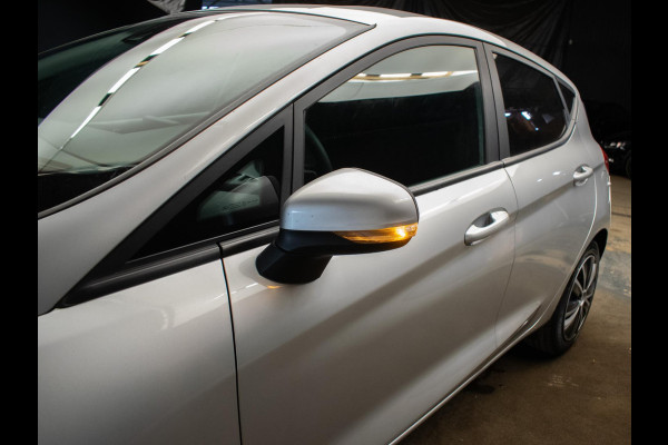 Ford Fiesta 1.1 Sport (APPLE CARPLAY,NAVI,CRUISE,LED,PDC,GETINT,DAB,BLUETOOTH,LANE ASSIST,SPORTSTOELEN,NIEUWE APK,NETTE STAAT)