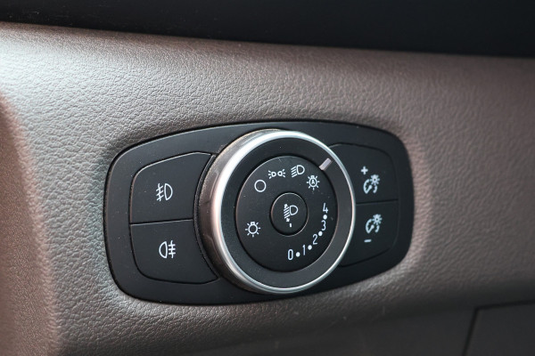 Ford Transit Custom 310 2.0 TDCI 170 PK AUT L2H1 Sport | BPM VRIJ | CarPlay | Navigatie | Camera | Stoelverwarming | Lederen bekleding | Trekhaak |  | LED | Dealer onderhouden | Nieuwe APK