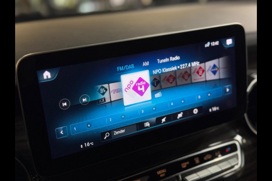 Mercedes-Benz V-Klasse 300d Lang 7 persoons | Pano | Standkachel | Leer | ACC | Burmester | Camera