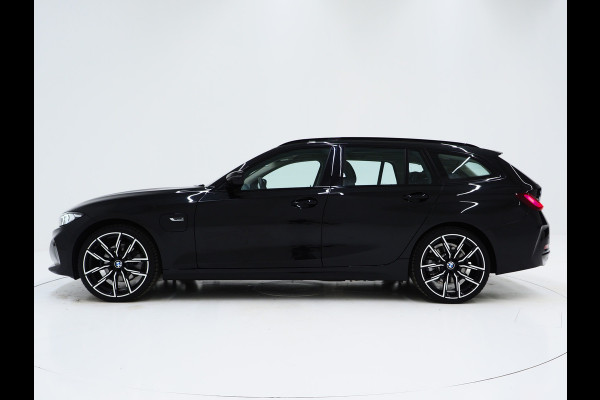 BMW 3 Serie Touring 320e LCI Shadow Line | Nieuw Model | Widescreen | Carplay | Leder | Cruise | DAB | LED | PDC
