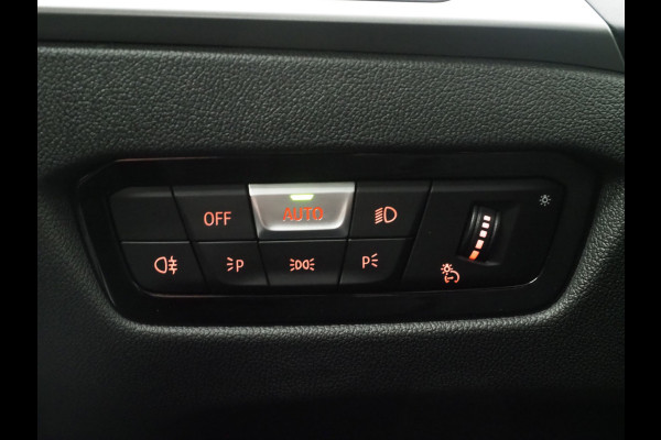 BMW 3 Serie Touring 320e LCI Shadow Line | Nieuw Model | Widescreen | Carplay | Leder | Cruise | DAB | LED | PDC