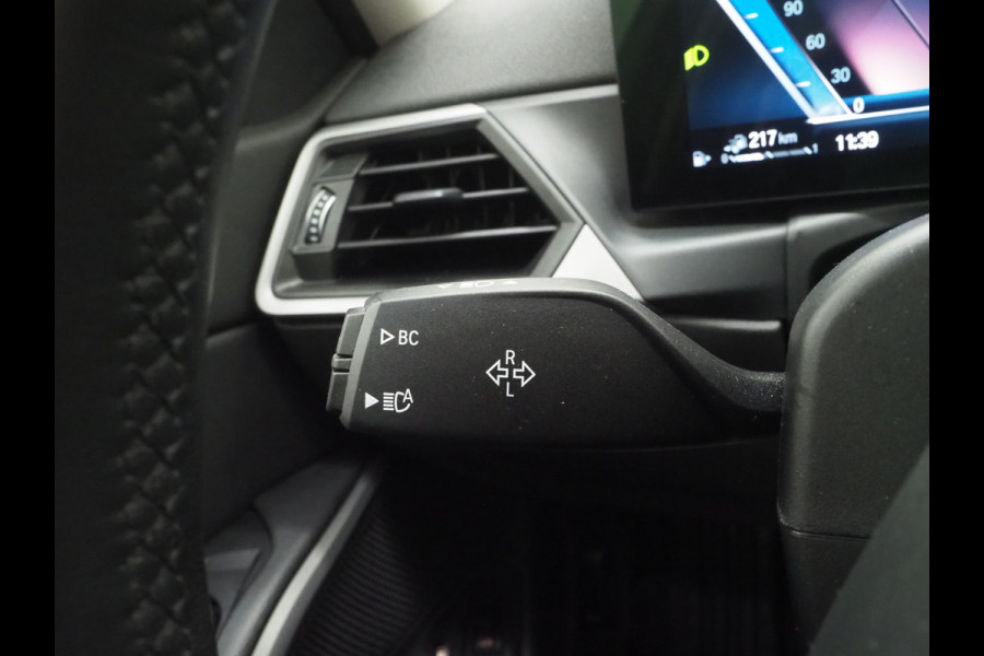 BMW 3 Serie Touring 320e LCI Shadow Line | Nieuw Model | Widescreen | Carplay | Leder | Cruise | DAB | LED | PDC