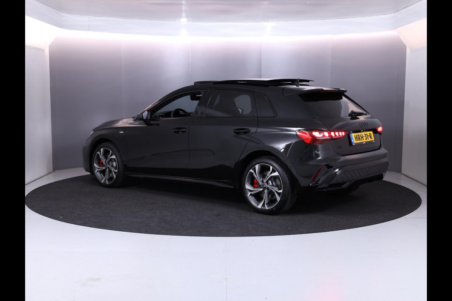Audi A3 Sportback 45 TFSI e S edition Competition 272 pk S-tronic| Navigatie | Panoramadak | Parkeersensoren (Park assist) | Achteruitrijcamera | Adaptieve cruise control | Matrix LED koplampen |