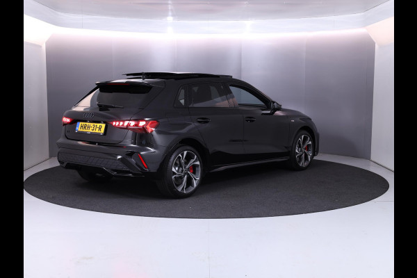 Audi A3 Sportback 45 TFSI e S edition Competition 272 pk S-tronic| Navigatie | Panoramadak | Parkeersensoren (Park assist) | Achteruitrijcamera | Adaptieve cruise control | Matrix LED koplampen |