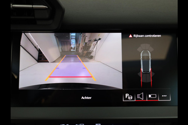 Audi A3 Sportback 45 TFSI e S edition Competition 272 pk S-tronic| Navigatie | Panoramadak | Parkeersensoren (Park assist) | Achteruitrijcamera | Adaptieve cruise control | Matrix LED koplampen |