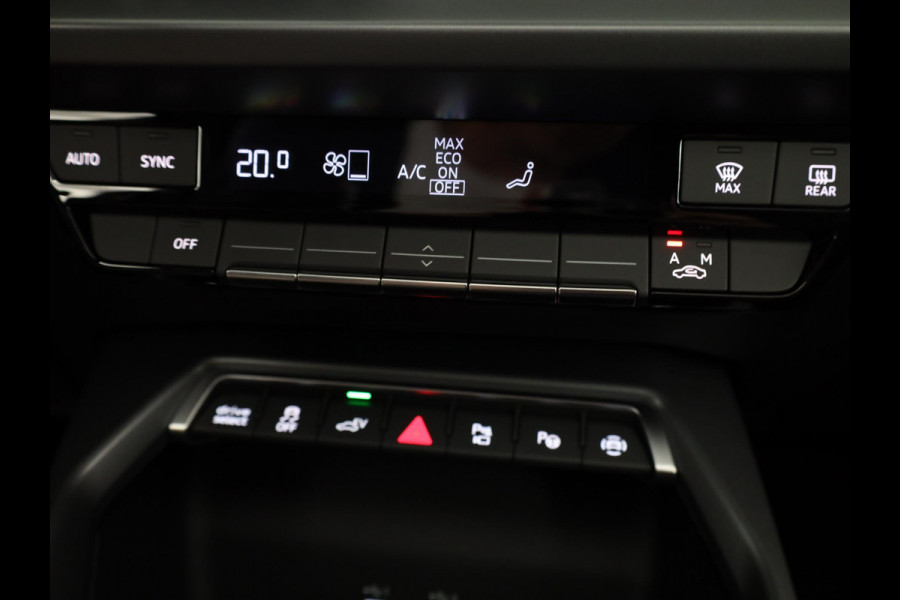 Audi A3 Sportback 45 TFSI e S edition Competition 272 pk S-tronic| Navigatie | Panoramadak | Parkeersensoren (Park assist) | Achteruitrijcamera | Adaptieve cruise control | Matrix LED koplampen |
